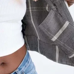 Osei-DuroOsei-DuroAbiba Jacket - Guinea Fowl 27 Osei-DuroOsei-DuroAbiba Jacket - Guinea Fowl -Outlet Lustro Wear Store Abiba Jacket in Guinea Fowl 20230907160211