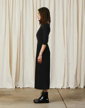 Ali GoldenKnit Pleated Skirt - Black 4 Ali GoldenKnit Pleated Skirt - Black - Image 4