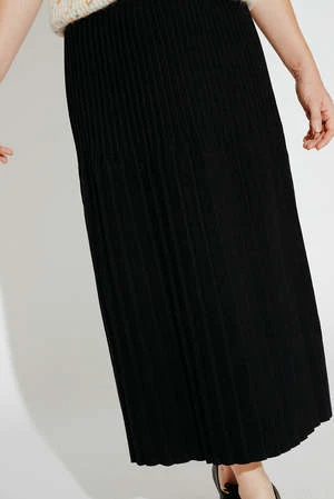 Ali GoldenKnit Pleated Skirt - Black 6 Ali GoldenKnit Pleated Skirt - Black - Image 6