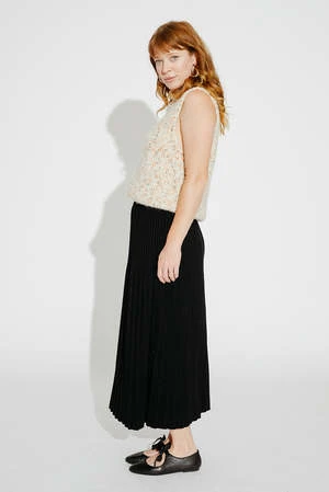 Ali GoldenKnit Pleated Skirt - Black 8 Ali GoldenKnit Pleated Skirt - Black - Image 8