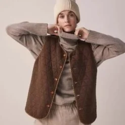 A MenteAmente Reversible Vest - Oatmeal Brown 14 A MenteAmente Reversible Vest - Oatmeal Brown -Outlet Lustro Wear Store Amente Reversible Vest Oatmeal Brown 20231013011530