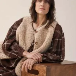 A MenteAmente Reversible Vest - Oatmeal Brown 17 A MenteAmente Reversible Vest - Oatmeal Brown -Outlet Lustro Wear Store Amente Reversible Vest Oatmeal Brown 20231013011530 3