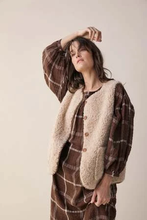 A MenteAmente Reversible Vest - Oatmeal Brown 10 A MenteAmente Reversible Vest - Oatmeal Brown - Image 10