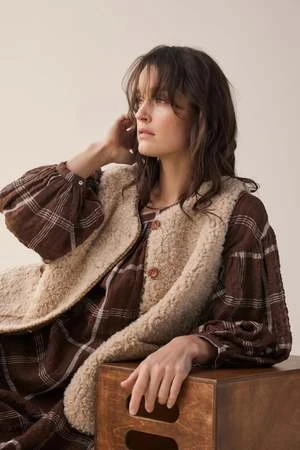 A MenteAmente Reversible Vest - Oatmeal Brown 11 A MenteAmente Reversible Vest - Oatmeal Brown - Image 11