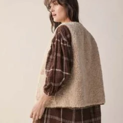 A MenteAmente Reversible Vest - Oatmeal Brown 19 A MenteAmente Reversible Vest - Oatmeal Brown -Outlet Lustro Wear Store Amente Reversible Vest Oatmeal Brown 20231013011531