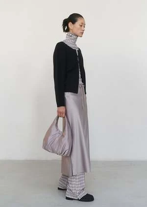 AMOMENTOAmomento Silky Long Skirt - Beige 9 AMOMENTOAmomento Silky Long Skirt - Beige - Image 9