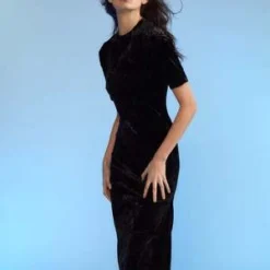 CYNTHIA ROWLEYCRUSH VELVET TEE DRESS - Black 10 CYNTHIA ROWLEYCRUSH VELVET TEE DRESS - Black -Outlet Lustro Wear Store CRUSH VELVET TEE DRESS 20221229175533 2