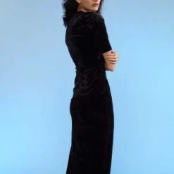 CYNTHIA ROWLEYCRUSH VELVET TEE DRESS - Black 11 CYNTHIA ROWLEYCRUSH VELVET TEE DRESS - Black -Outlet Lustro Wear Store CRUSH VELVET TEE DRESS 20221229175533 3