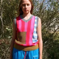 KkCoMixed Media Sweater Vest - Mixed