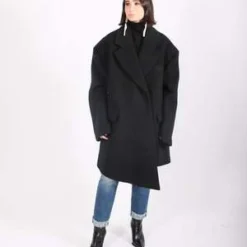 Sean SuenOversized Notched Lapel Coat - Black 8 Sean SuenOversized Notched Lapel Coat - Black -Outlet Lustro Wear Store Oversized Notched Lapel Coat in Black by Sean Suen 20231101193929 2