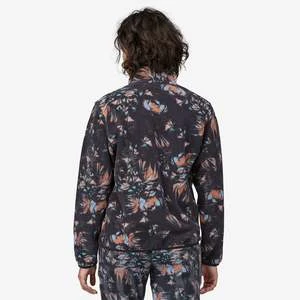 PatagoniaLightweight Synchilla Snap-T Fleece Pullover - Swirl Floral/Pitch Blue 3 PatagoniaLightweight Synchilla Snap-T Fleece Pullover - Swirl Floral/Pitch Blue - Image 3