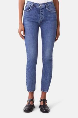 AGOLDERiley HR Straight Crop - Transfer 1 AGOLDERiley HR Straight Crop - Transfer