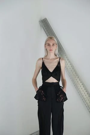 MaetUMBRA Silk Lace Set - Black 2 MaetUMBRA Silk Lace Set - Black - Image 2